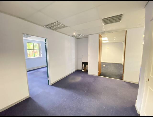 310M² OFFICE TO LET IN KENILWORTH